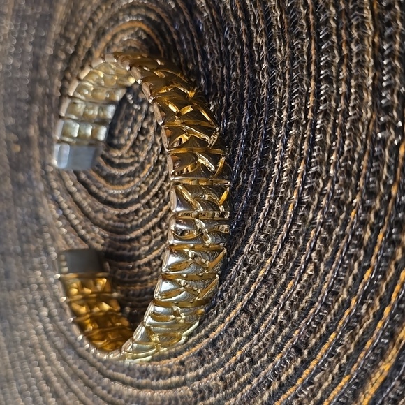 Vintage Jewelry - Vintage Goldtone Modernist Bangle Bracelet